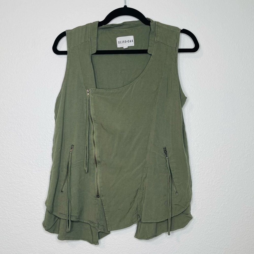 OLIVE+OAK Olive Green Sleeveless Zip Up Moto Vest Medium